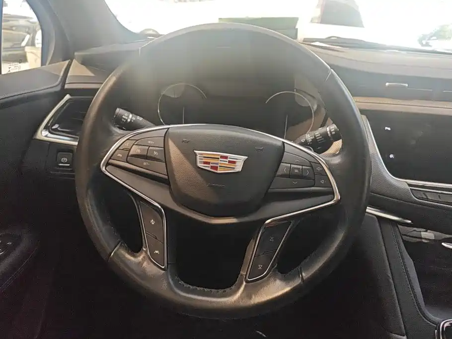 Cadillac XT5 2023 — фото 15