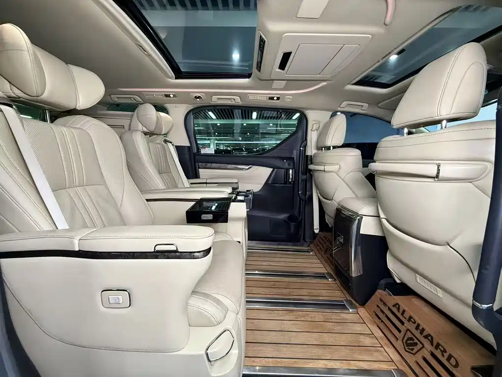 Toyota Alphard 2020 — фото 13