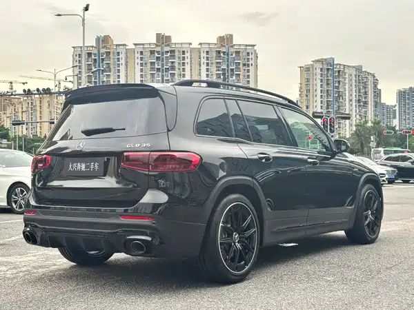 Mercedes-Benz GLB AMG 2026