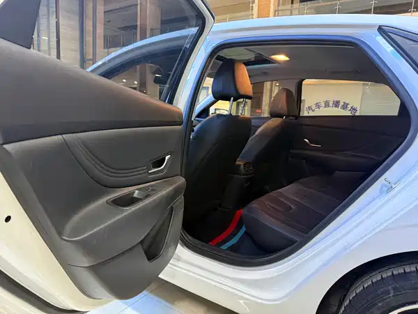 Hyundai Elantra 2022
