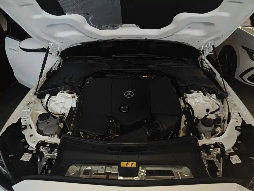 Mercedes-Benz C-Class 2025 — фото 16