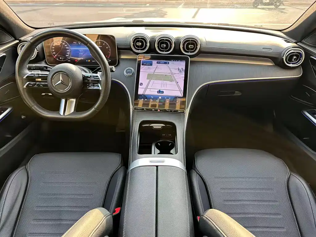 Mercedes-Benz C-Class 2023 — фото 9