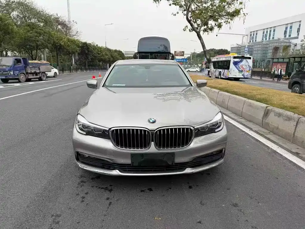 BMW 7 Series 2016 — фото 2