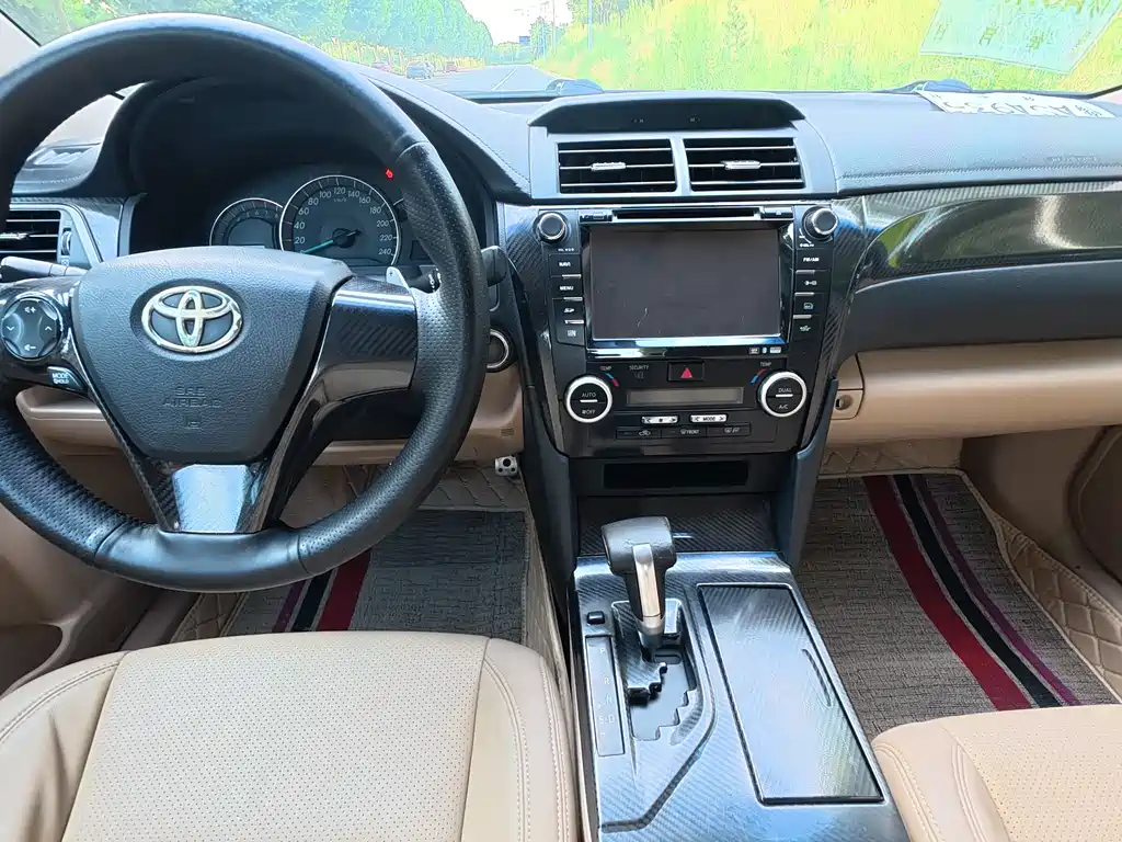 Toyota Camry 2013 — фото 9