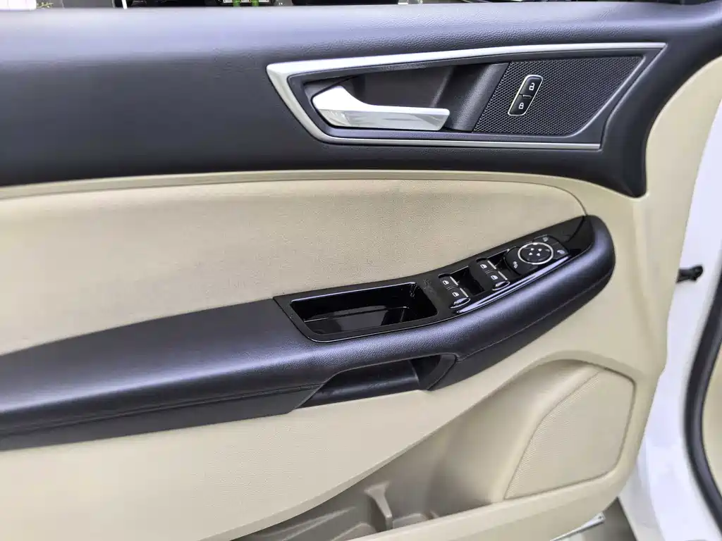 Ford Edge 2018 — фото 15