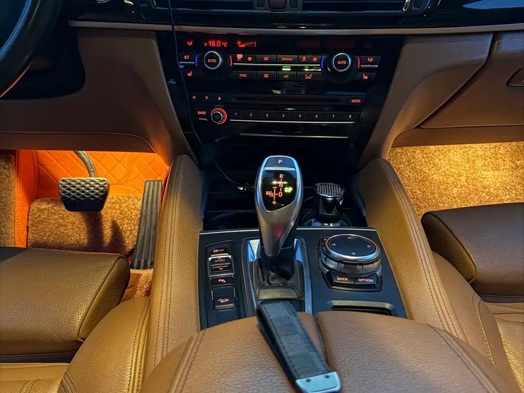 BMW X6 2016 — фото 17