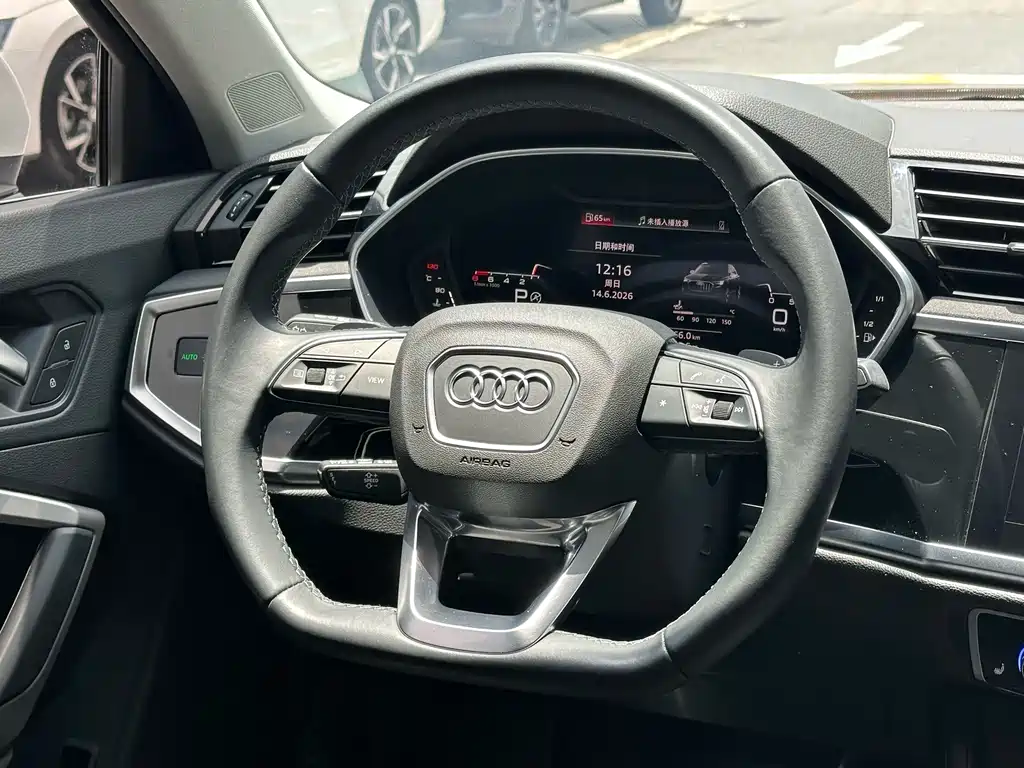 Audi Q3 2022 — фото 12