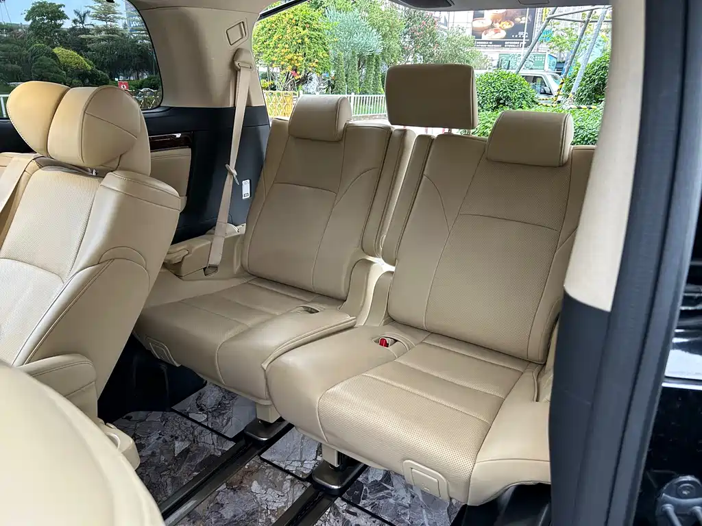 Toyota Alphard 2023 — фото 9