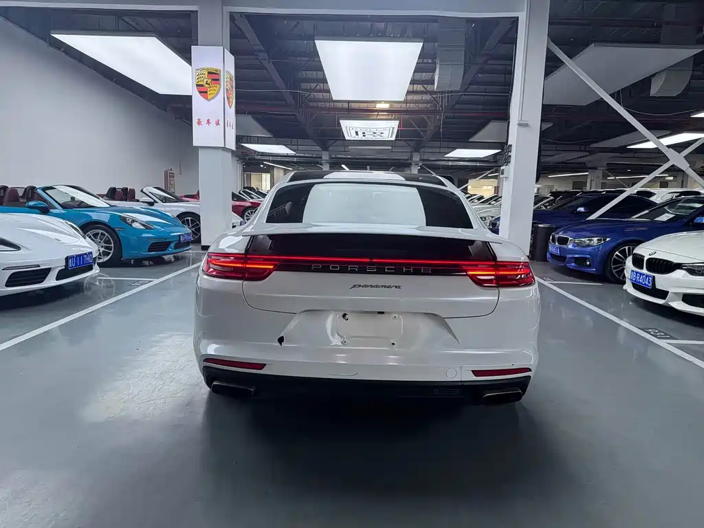 Porsche Panamera 2017 — фото 13