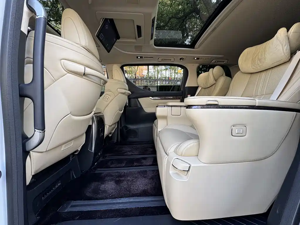 Toyota Alphard 2021 — фото 10