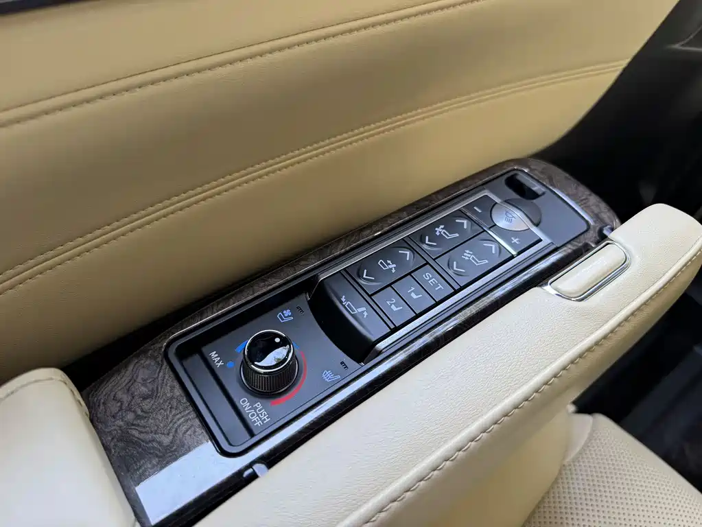 Toyota Alphard 2021 — фото 20