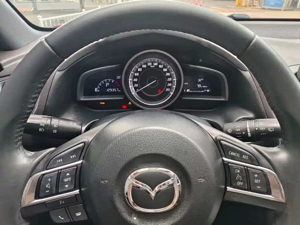 Mazda CX-4 2017 — фото 11