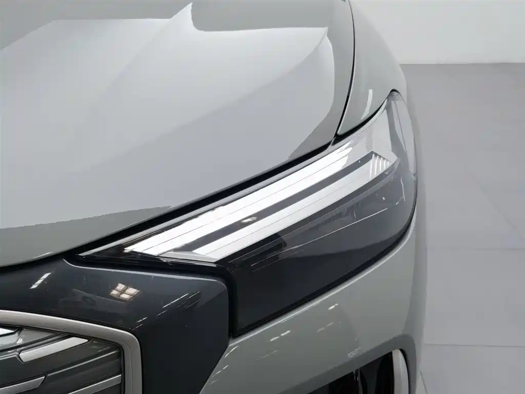Audi Q4 e-tron 2023