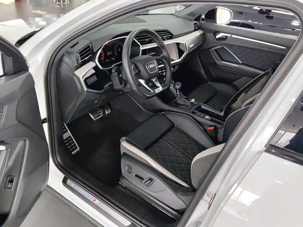 Audi Q3 Sportback 2025 — фото 23
