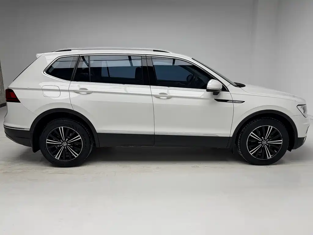 Volkswagen Tiguan L 2021 — фото 7