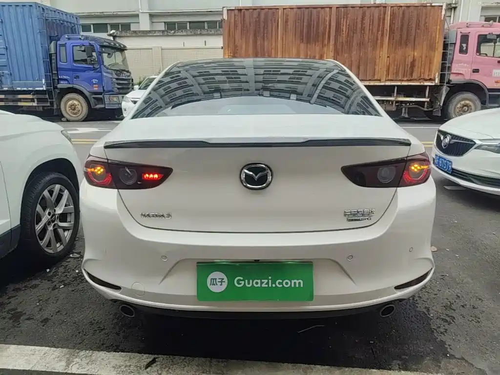 Mazda 3 Axela 2023