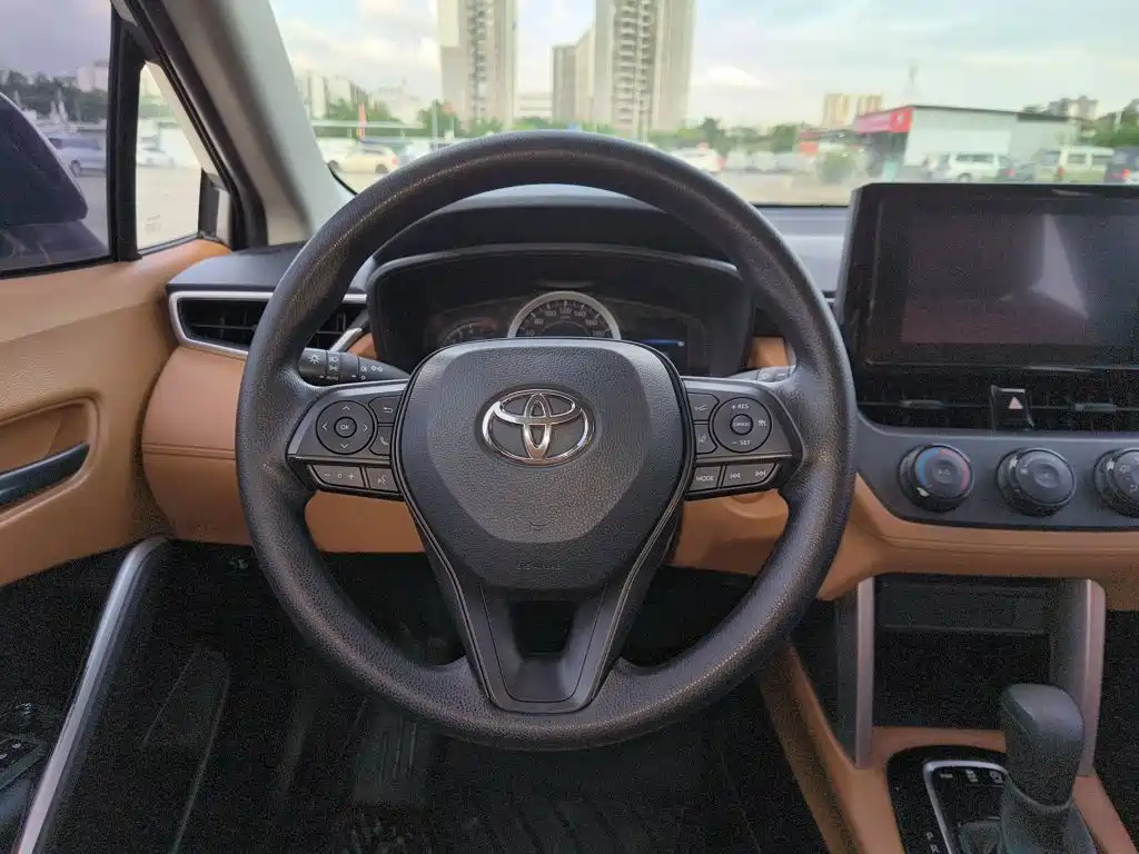 Toyota Corolla Cross 2022 — фото 6