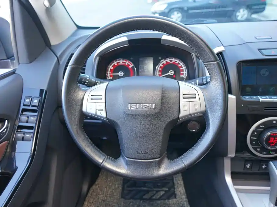 Isuzu Mu-X Shepherd 2017 — фото 5