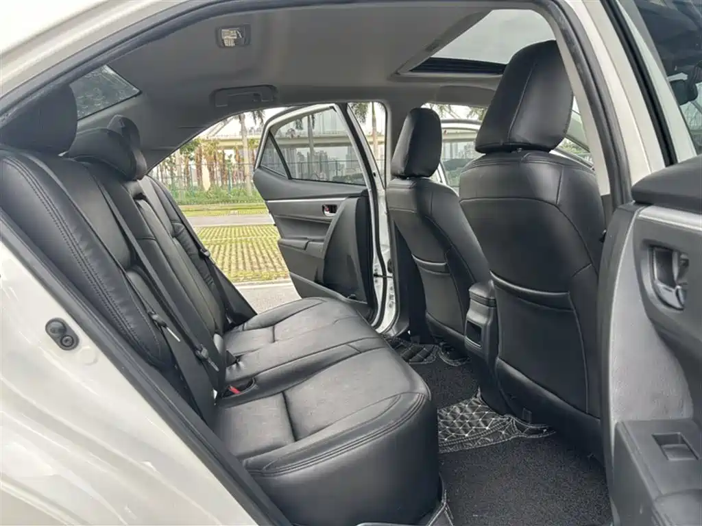 Toyota Corolla 2019 — фото 19