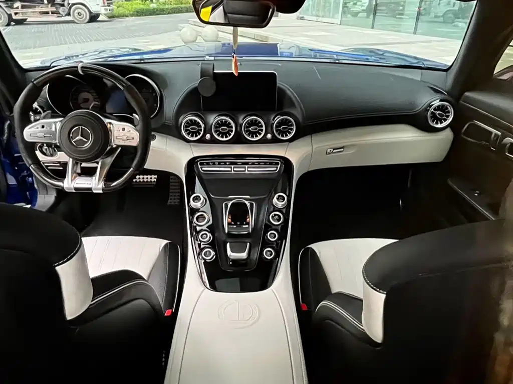 Mercedes-Benz AMG GT 2019 — фото 5