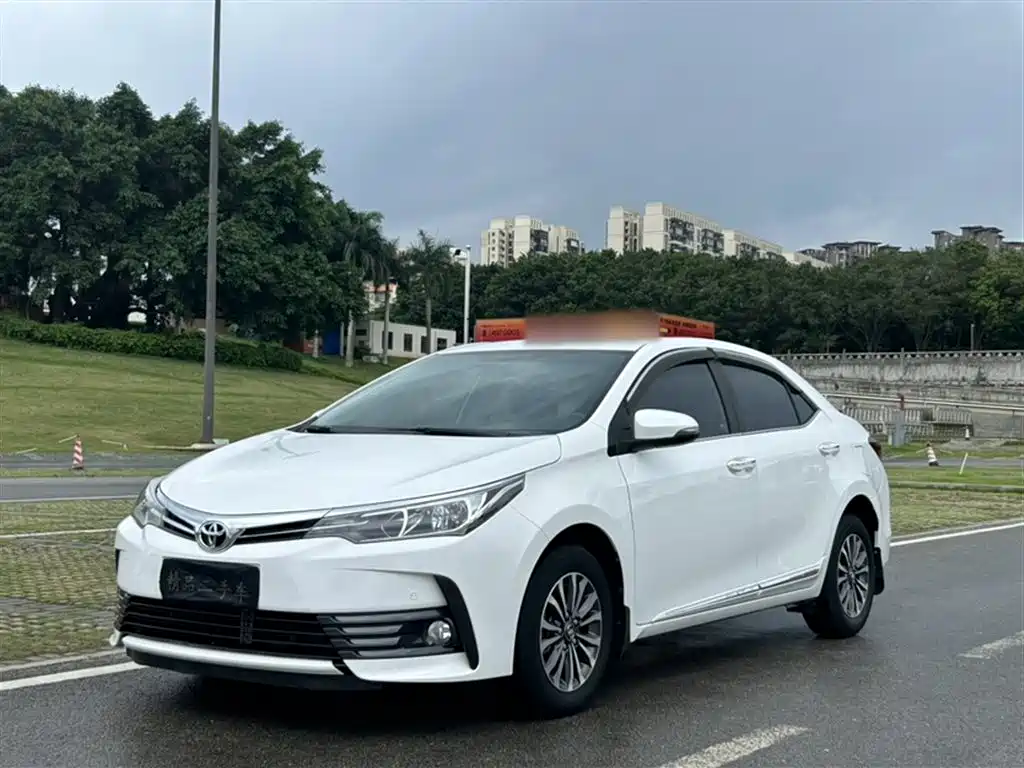 Toyota Corolla 2019 — фото 2