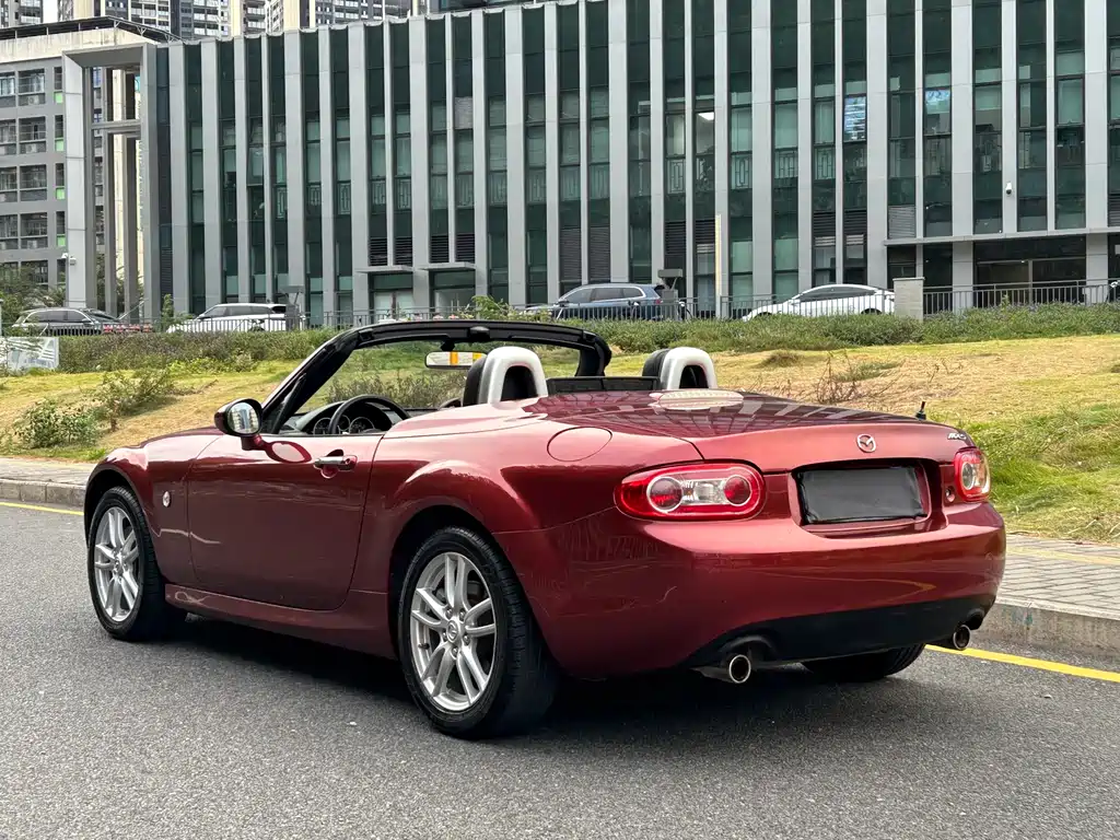 Mazda MX-5 2013 — фото 15