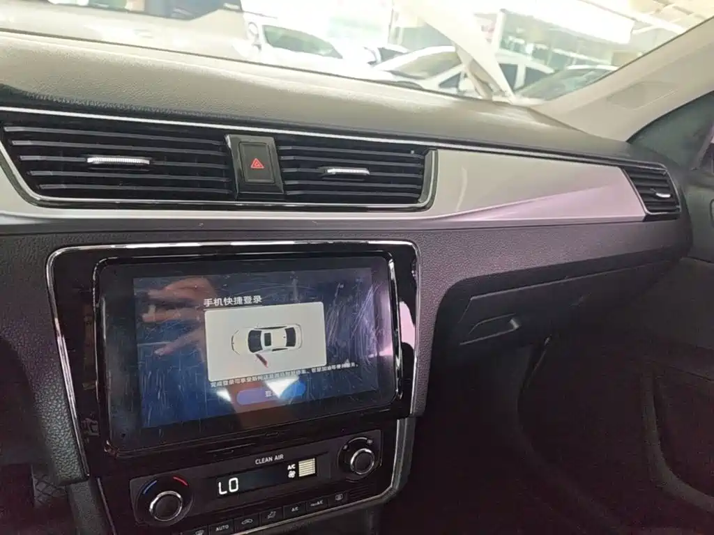 Skoda Rapid 2020 — фото 10