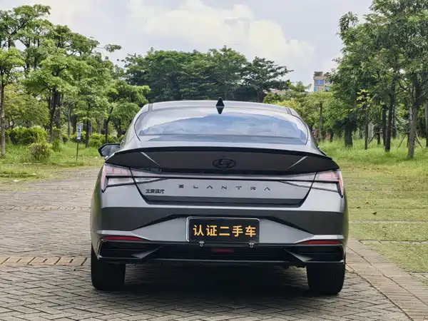Hyundai Elantra 2022