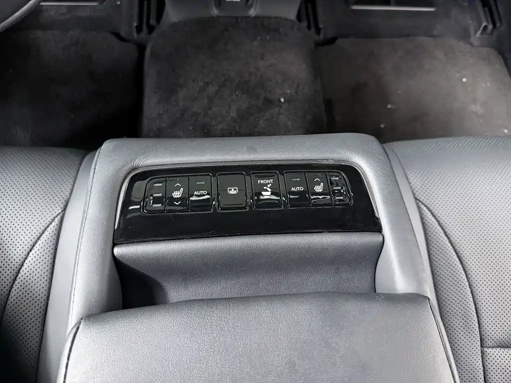 Lexus LS 2021 — фото 19
