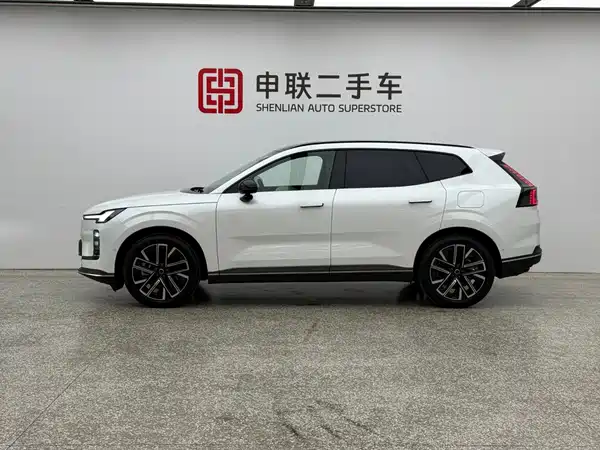 Volvo XC70 Plug-In Hybrid 2026
