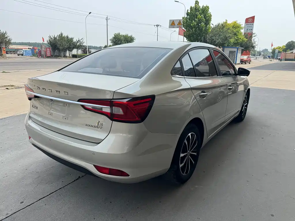 Roewe i5 2021 — фото 16