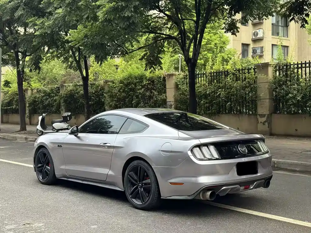 Ford Mustang 2015 — фото 6