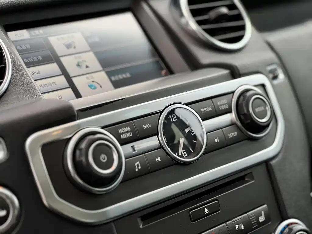 Land Rover Discovery 2014 — фото 18