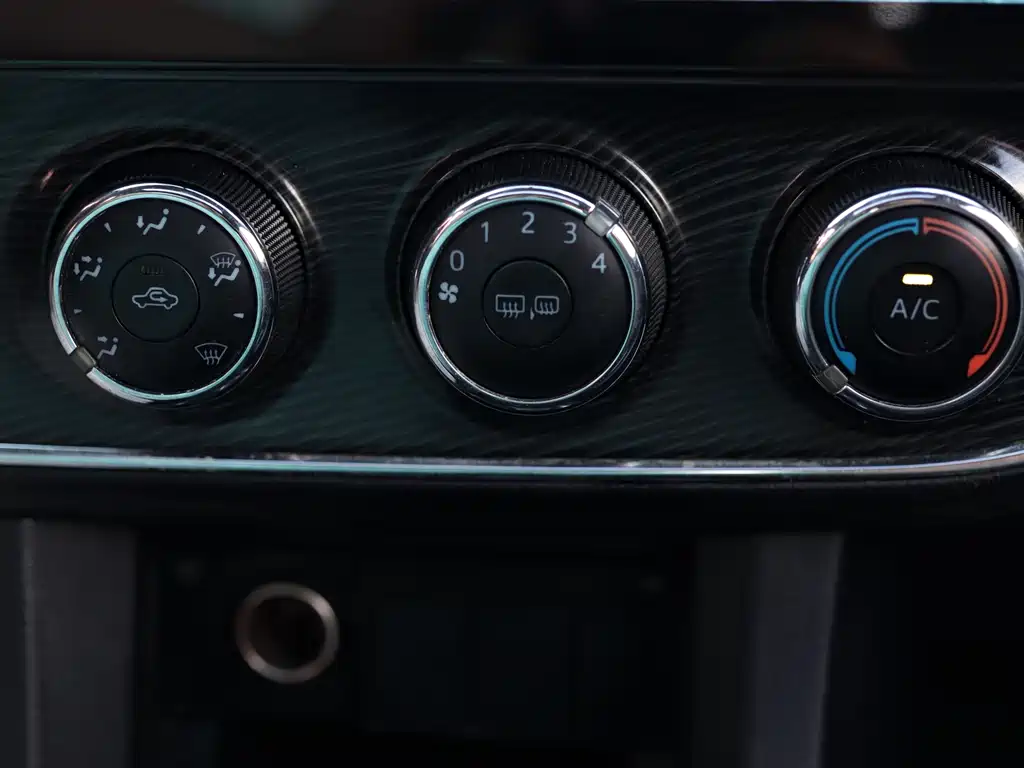 Toyota Corolla 2015 — фото 13