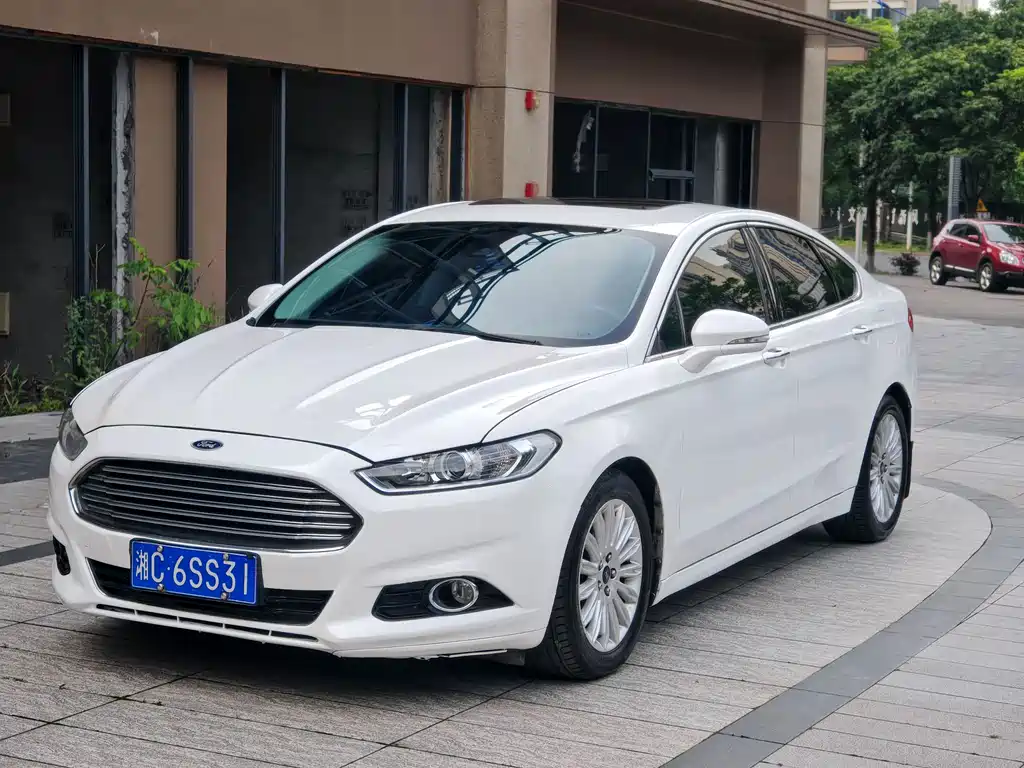 Ford Mondeo 2015 — фото 1