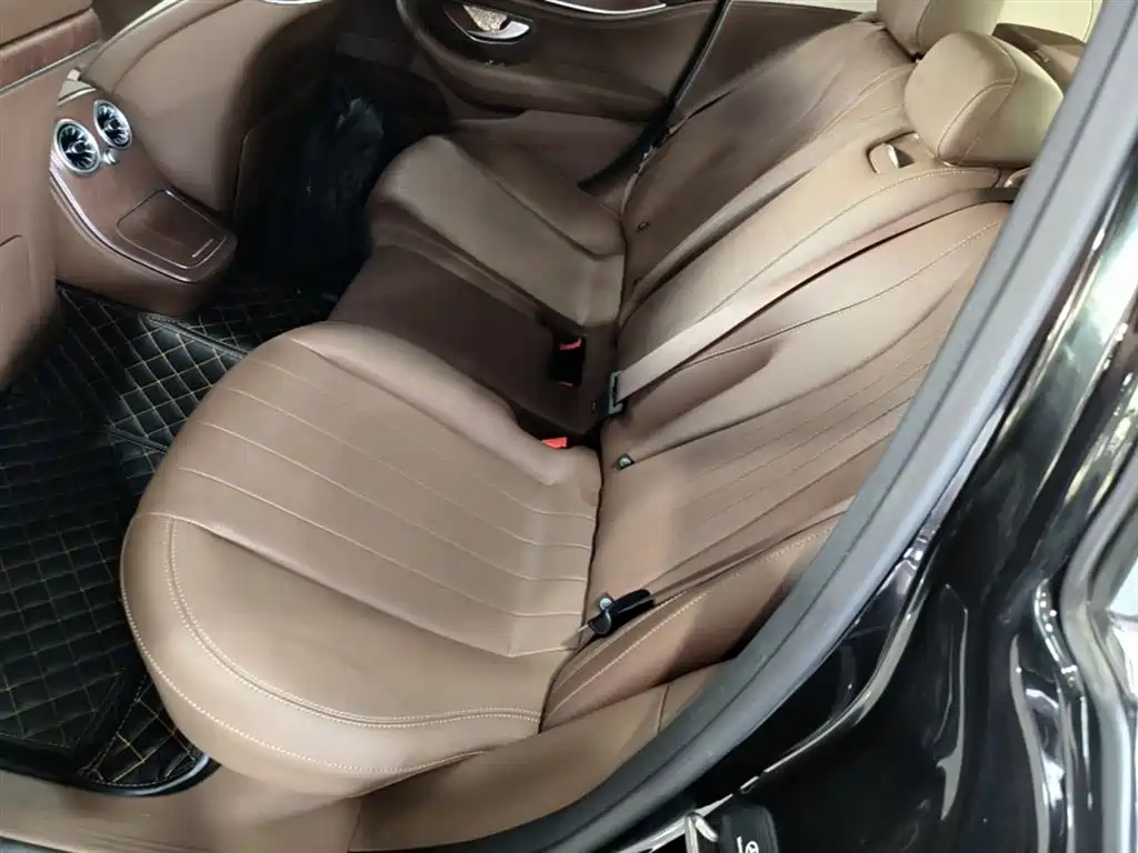 Mercedes-Benz E-Class 2023 — фото 17