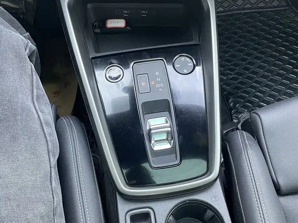 Audi A3 2022 — фото 17