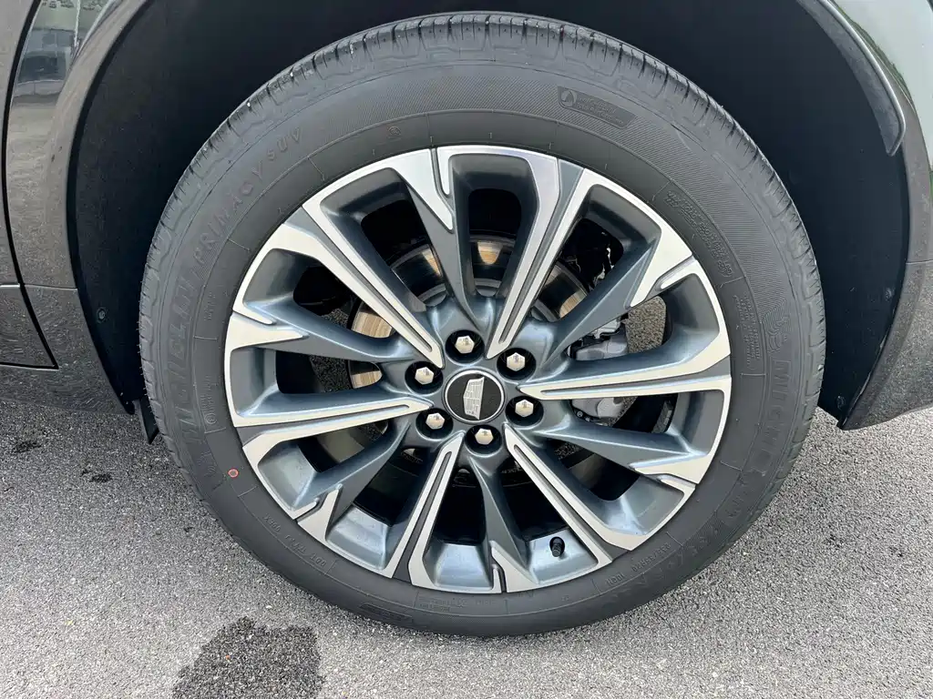 Cadillac XT5 2024 — фото 11