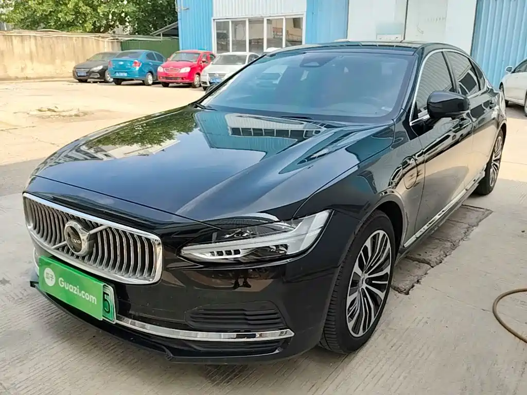 Volvo S90 Plug-In Hybrid 2023 — фото 2