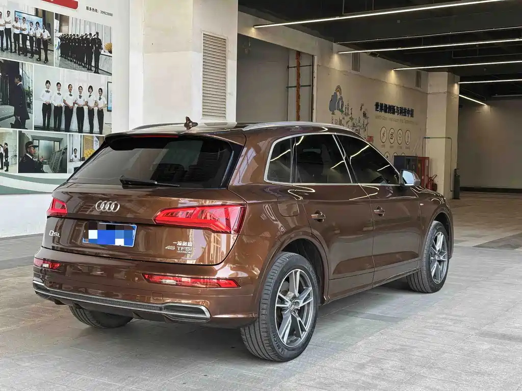Audi Q5L 2019 — фото 9