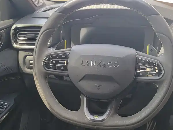 Lynk & Co 03 2020