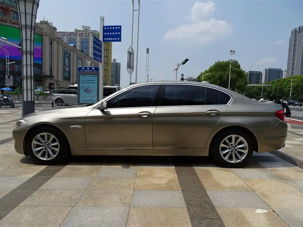 BMW 5 Series 2011