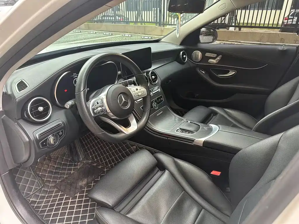 Mercedes-Benz C-Class 2021