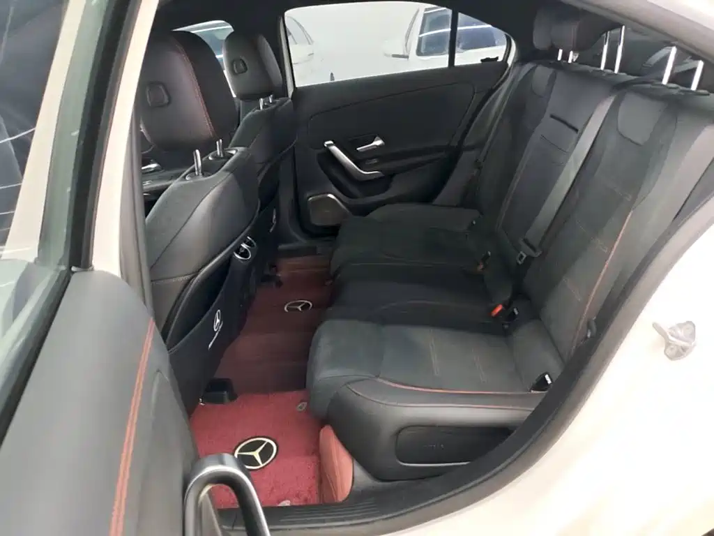 Mercedes-Benz A-Class 2024 — фото 17