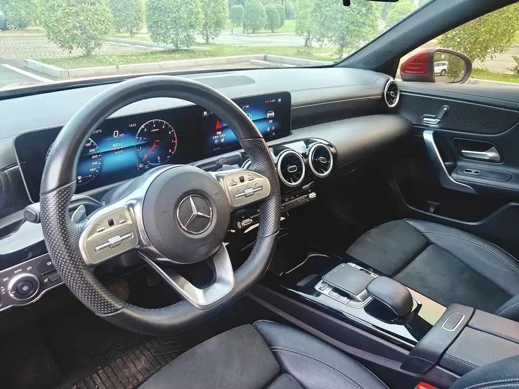 Mercedes-Benz A-Class 2019 — фото 13