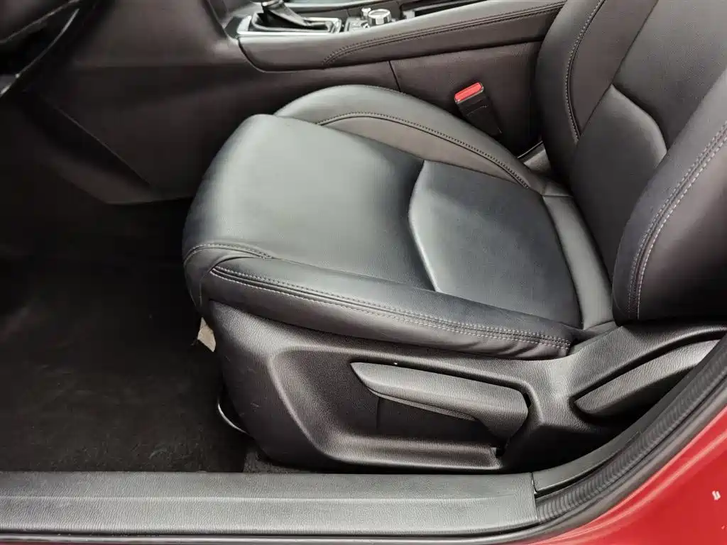 Mazda 3 Axela 2019 — фото 20