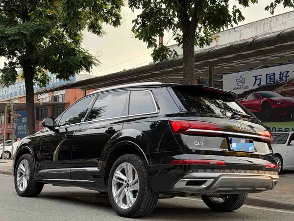 Audi Q7 2023