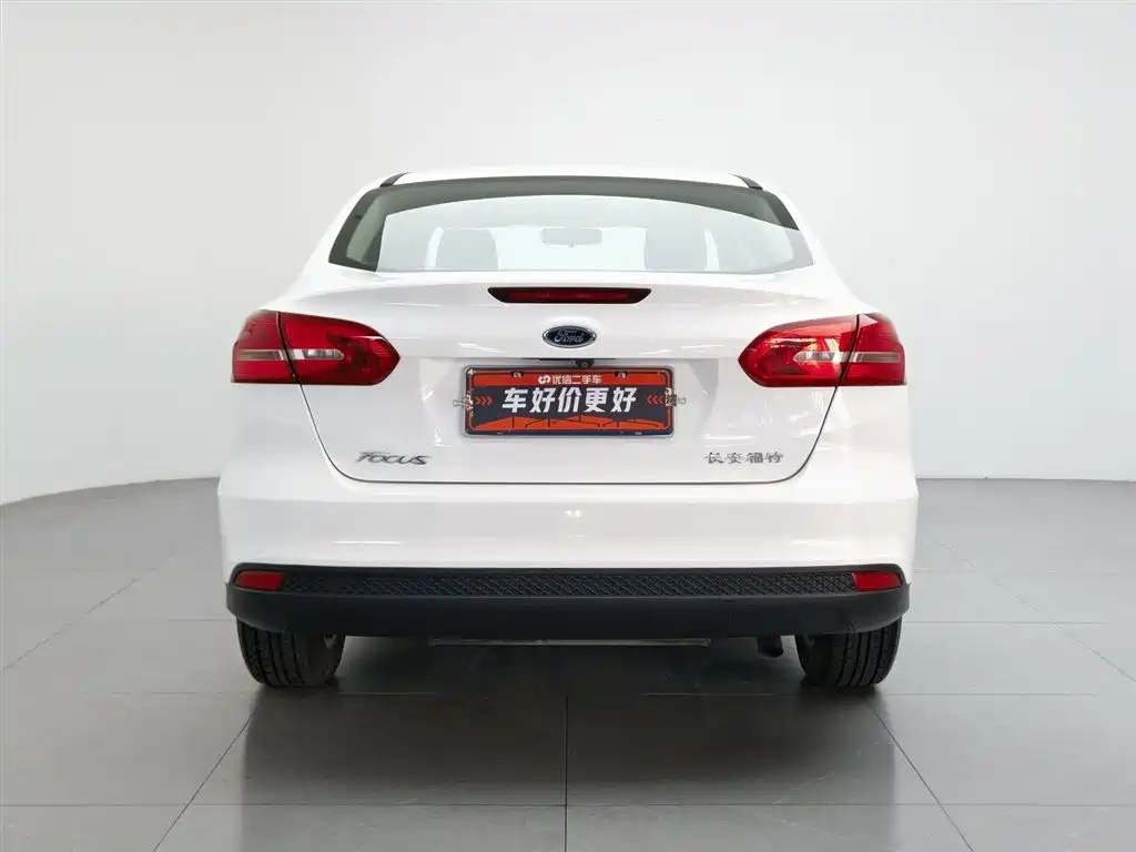 Ford Focus 2018 — фото 4