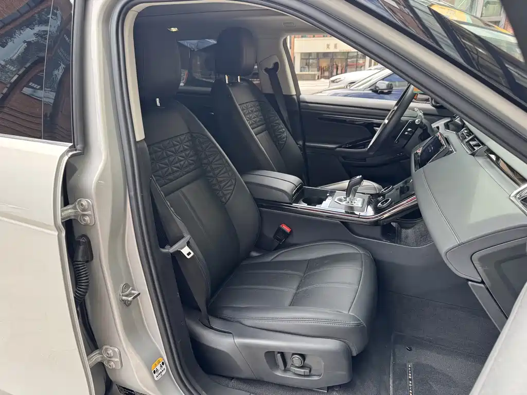 Land Rover Range Rover Evoque 2023 — фото 20