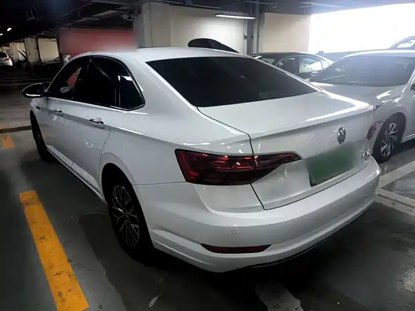 Volkswagen Sagitar 2020